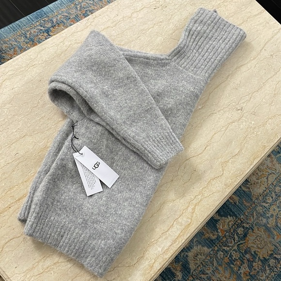 NWT UGG Women’s Lylah Rollneck Sweater. S - Picture 10 of 12
